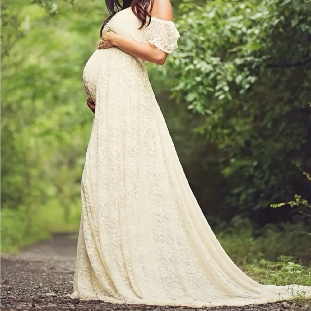 NWOT Wedding / Party / Photography Maternity Dress with Train (Size Maternity S)